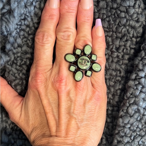 CHANEL Authentic Ring - Picture 2 of 3